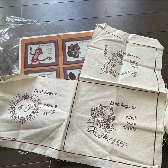 Creative Circle Vintage 1980 Bathroom Friendly Reminders Embroidery Kit - Picture 2 of 4